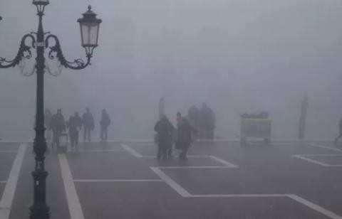 雾霾“堵肺”， 汽车要换“芯”