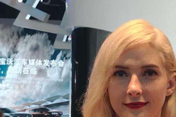 2017年广州车展上的这些漂亮小姐姐，比2千万的兰博基尼还好看
