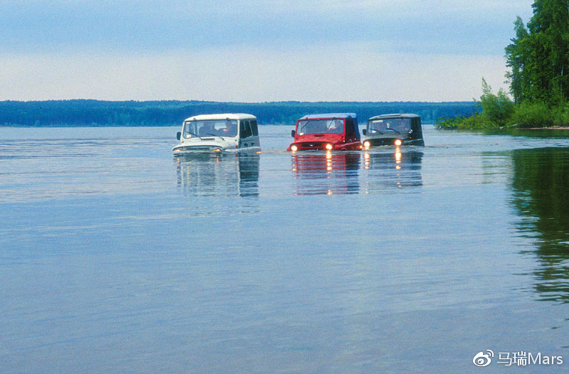 今晚开始吃鸡前说说《绝地求生大逃杀》里的车