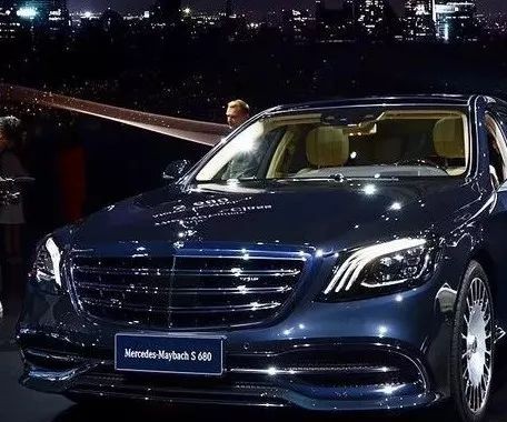 奔驰迈巴赫S680正式上市，售价309.8万元！