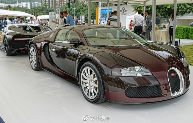 中国第一辆新款布加迪,9分钟吸干100升汽油,每