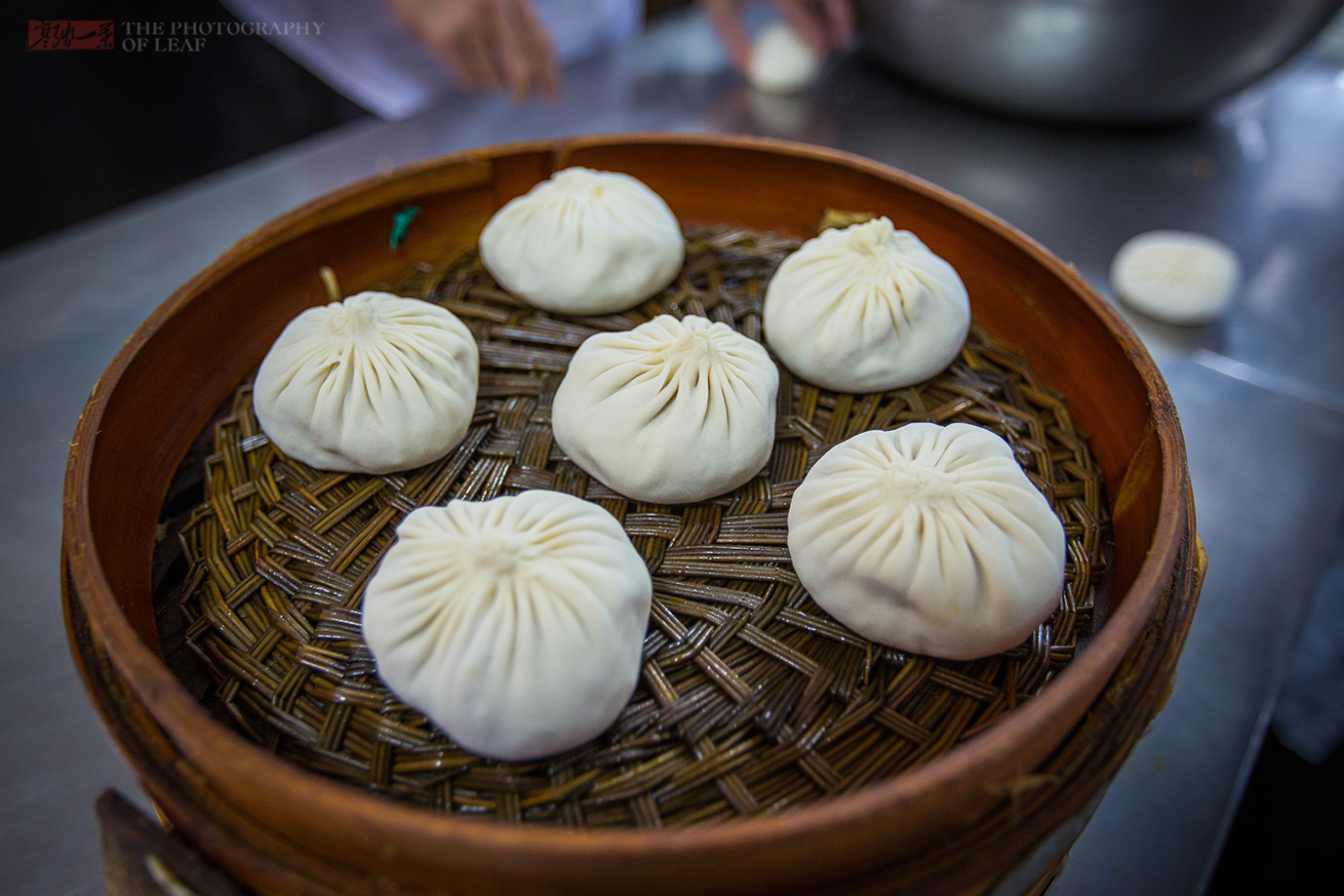 百年古法制作的靖江蟹黄汤包，真材实料每只18元，你觉得贵吗？