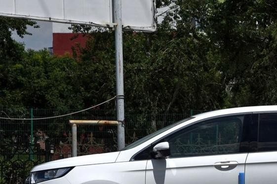 四驱七座，2.7T，当年加价两万都难提车，为何现在降3万没人买？