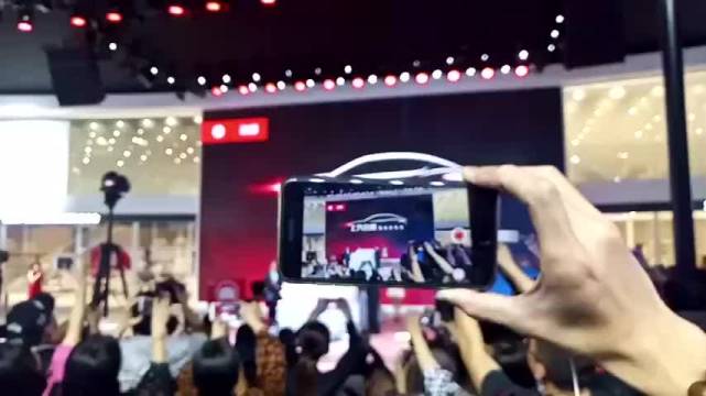 爵不将就 豪华互联网新能源轿跑！ 中国车市直播车市2017广州车展