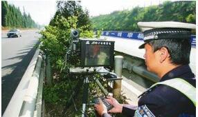 高速公路的“区间测速”,是这样测速的,车主都后悔没早看!