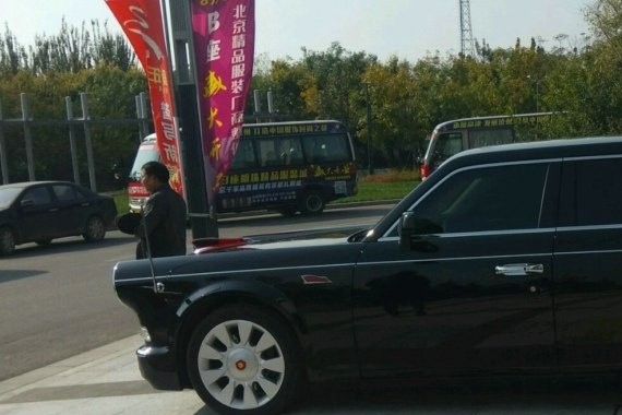 河北首辆红旗L5，700多万的豪车不输宾利，想试驾这车都要去长春