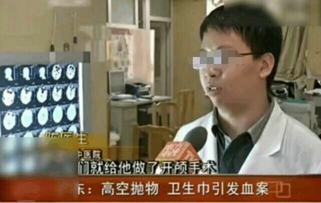 美女高空抛用完的卫生巾，不料竟然发生这一幕