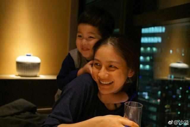 孙俪婚礼上对邓超说对我好点, 被邓超的回答感动哭了