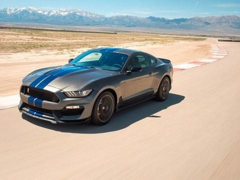 真正的野马！2018福特野马塞尔比 GT350R，怎一个帅字了得！