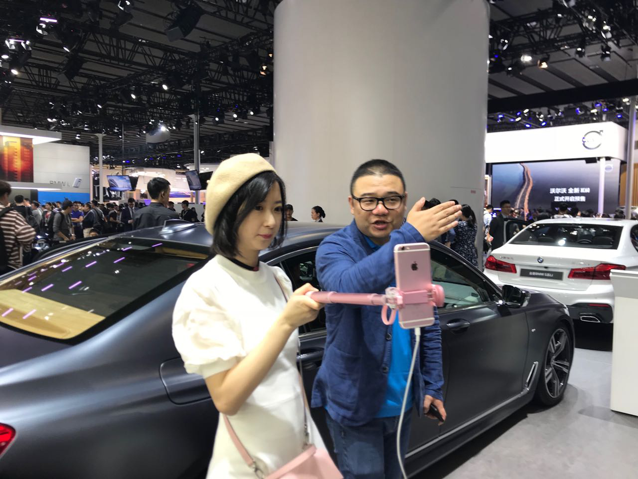 广州车展首日 车置宝专家现场直播传授高价卖