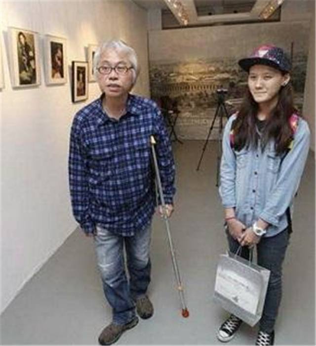 两人相差40岁,日本度蜜月花费2.2万,名下豪车都