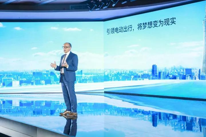 记住全新BMW 5系插电混合动力的这几个黑科