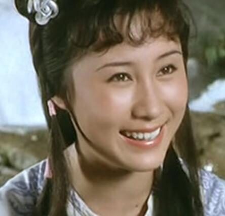 9岁学琴,11岁学舞,12岁学戏剧,17岁担任《少林寺》女主角