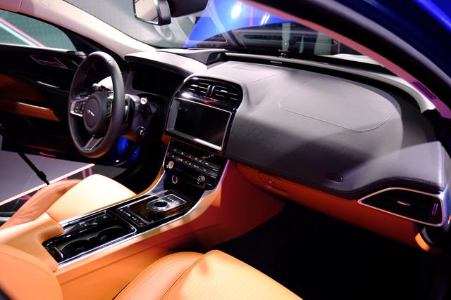 中型运动轿车捷豹XEL广州车展正式发布，终端价有望低于25万