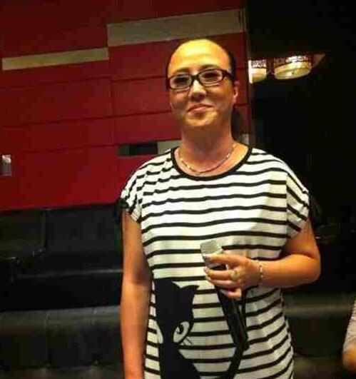 “刘能”媳妇孙立荣近照曝光好时髦 老公不是搭档王小宝