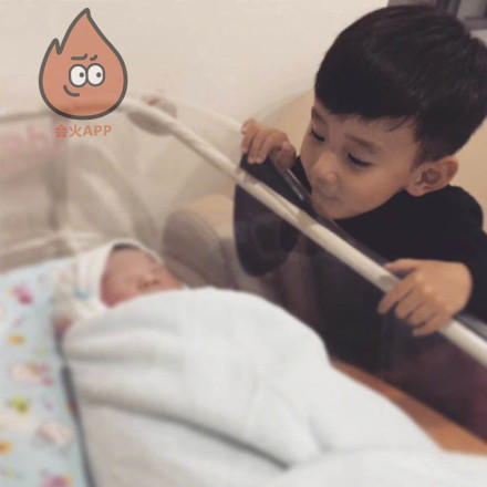 李晨被爆二胎儿子出生,获吴昕、潘玮柏点赞!