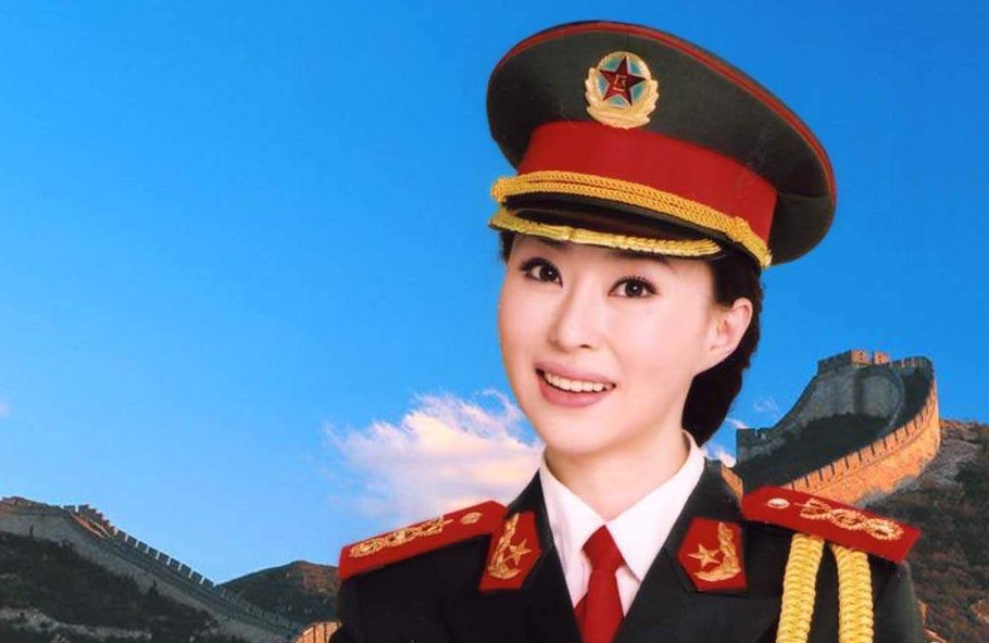 她以一首《为了谁》红遍大江南北,后来任总政歌舞团任独唱演员,目前已