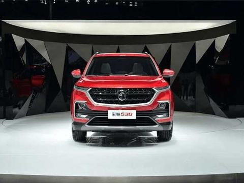 宝骏530亮相, 配路虎式旋钮挡杆, 档次非常高, 或售6万起