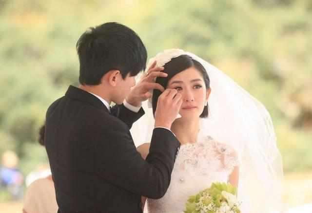 孙俪婚礼上对邓超说对我好点, 被邓超的回答感动哭了