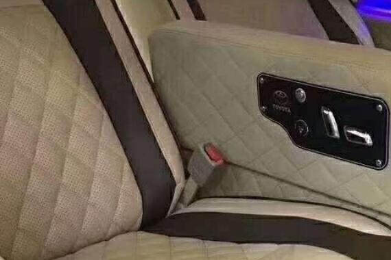 17款丰田酷路泽4600中东版陆巡爆改航空座椅更佳豪华上档次