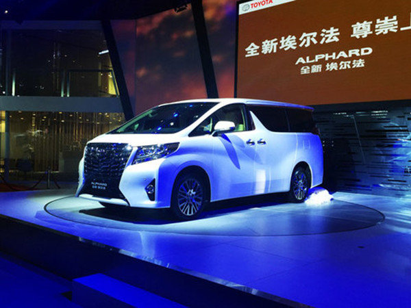 18款丰田埃尔法商务 深受明星和老板喜爱