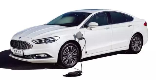 百公里综合工况油耗2.0L纯电续航52公里,福特