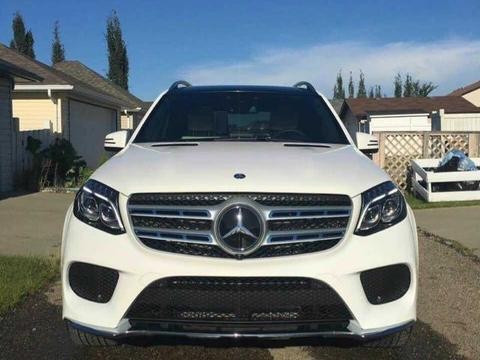 奔驰GLS450依旧采用奔驰最新一代的设计语言