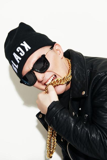 那吾克热一首《纸飞机》,唱哭所有新手爸妈!