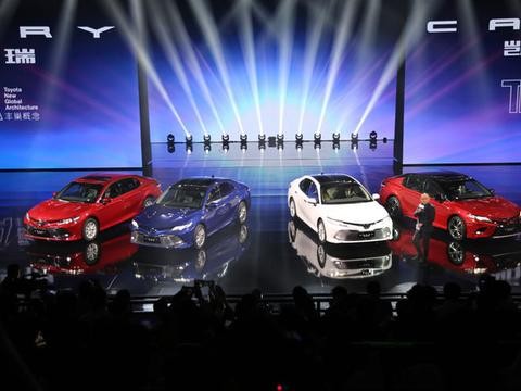 20.58万起，瑕疵与亮点并存，全新凯美瑞运动版到底值不值？