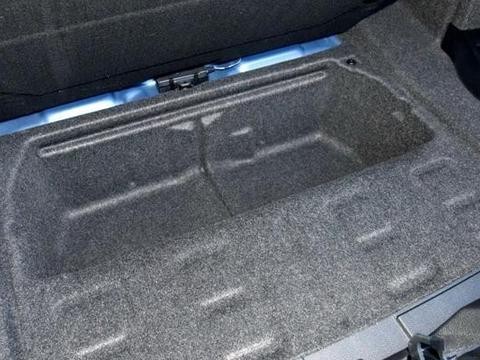 宝马车哪来的自信不装备胎？原来它爆胎了这样处理！