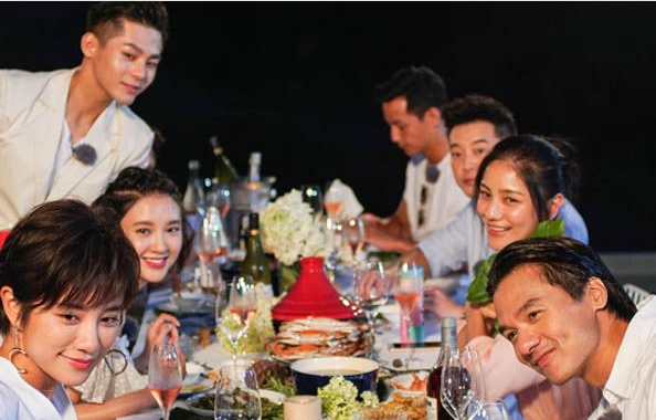 漂亮的房子迎沙溢胡可夫妇 吴彦祖秀厨艺却遭