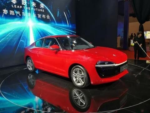 中国首台自主电动轿跑惊艳亮相，6.9秒破百，续航360km