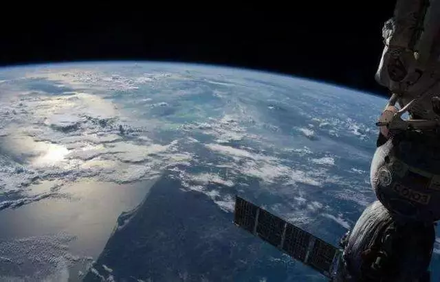 地球已经暴露,外星人正在监控地球