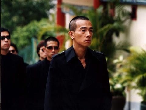 靠《古惑仔》闻名全国，身价几十亿，独爱130万自行车！