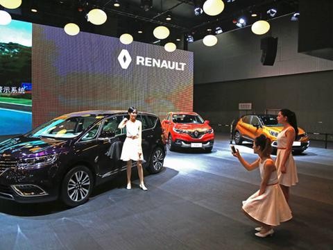 脱离低级趣味的观众们，请在广州车展为从不油腻的东风雷诺打call