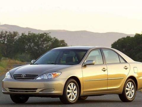 佳美，到了大陆就叫凯美瑞，差距这么大不说国人愿意当冤大头