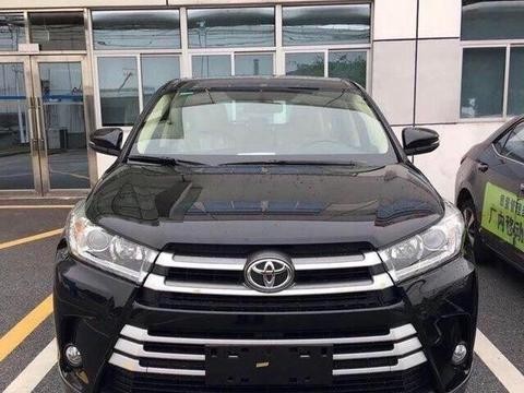 放弃大众途昂，33万怒提2018款丰田汉兰达，看到交车日期后傻眼了