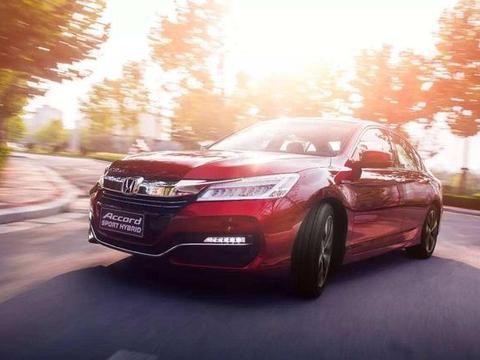 本田这中级车油耗不到4L，10年20万公里保修，想省心就买它