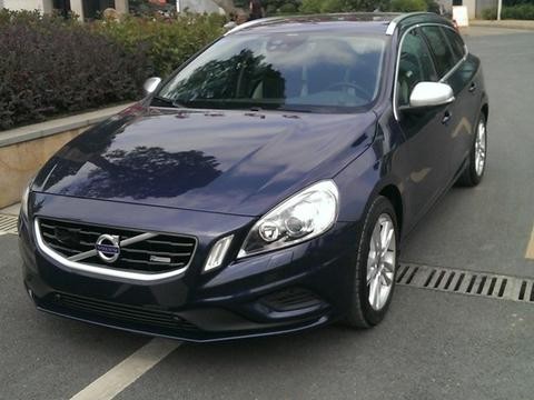 汽车界最安全的钢炮，沃尔沃V60四驱运动版，低调的最佳选择？