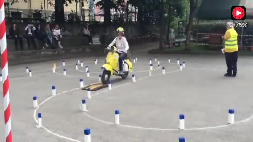 国外一场100分的电动车技术考试，看完我彻底服了