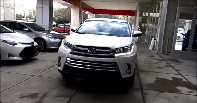 放弃大众途昂,33万怒提2018款丰田汉兰达,看到