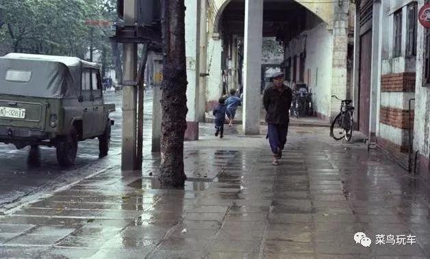 80年代一辆BJ212卖多少钱?攒多久才能买得起