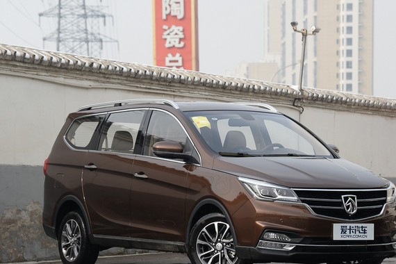 宝骏730 1.5T自动挡上市 售9.98万元起