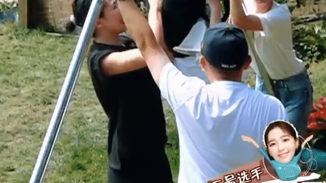 王珂搂杨紫的腰, 阚清子看到了, 刘涛都没注意到他的