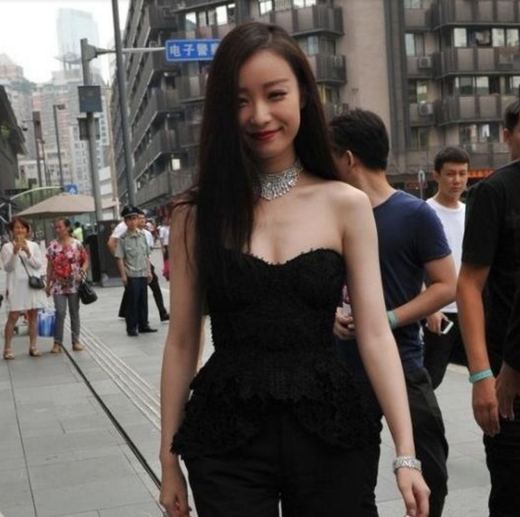 倪妮大秀好身材,网友表示真的好美