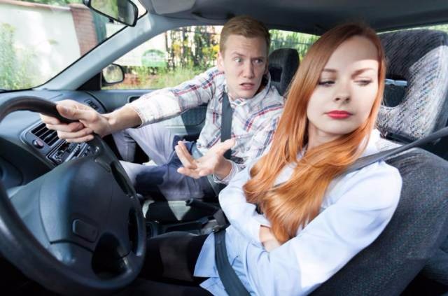 借车给朋友后发生事故,如何判定车主多少责任