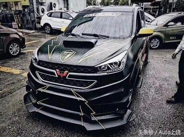 不愧为秋名山神车,五菱首款suv大包围加装尾翼,宏光s3