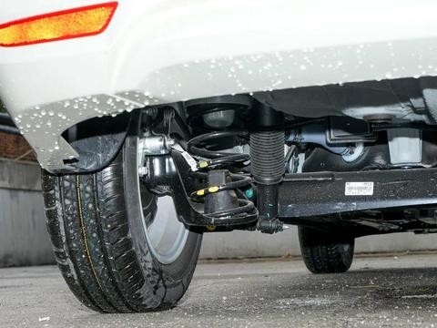 这车上市首月卖了6000多台，4.99万，拯救了一个可危车企