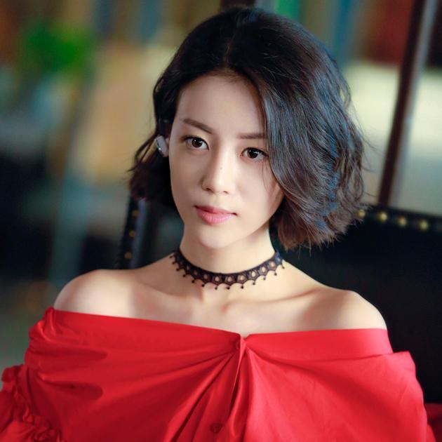 李溪芮真不能出演古装剧,和现代一比,着实辣眼睛!