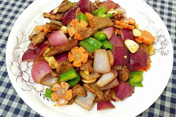 看到洋葱炒牛肉我想赶快回家做起来